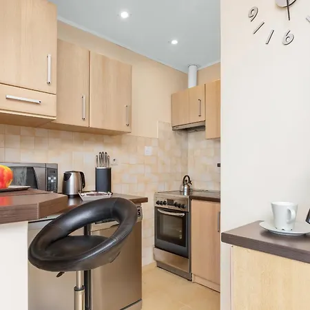 Comfortable Studio With Balcony Located 600 M From The Beach By Rent Like